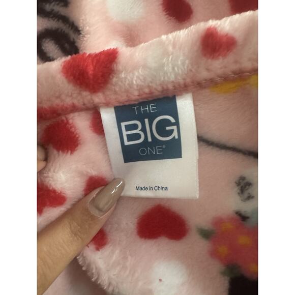 Disney The Big One Mickey Throw Blanket Minnie Goofy Soft Daisy Duck Pink - Picture 3 of 5